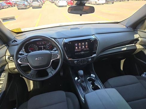 Used 2023 Chevrolet Traverse LT w/ Midnight/Sport Edition FWD image 5