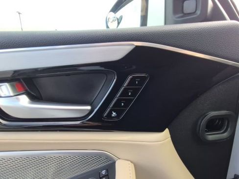 Used 2022 Acura MDX SH-AWD w/ Technology Package image 11