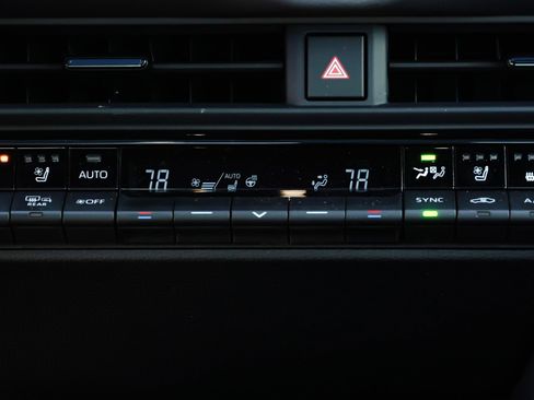 Certified 2024 Toyota Crown Platinum AWD/4WD image 37