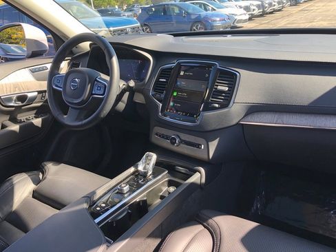 Used 2023 Volvo XC90 B6 Ultimate w/ Protection Package Premier image 18