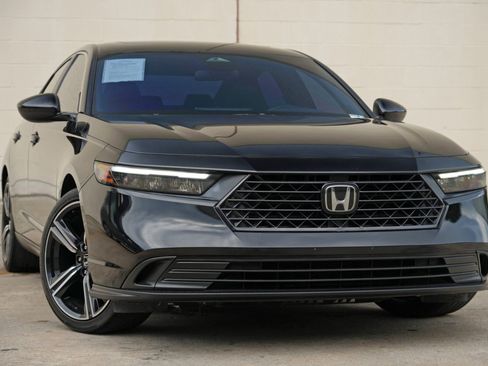 Used 2023 Honda Accord Sport image 2