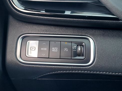 Used 2025 Buick Enclave Preferred FWD image 26