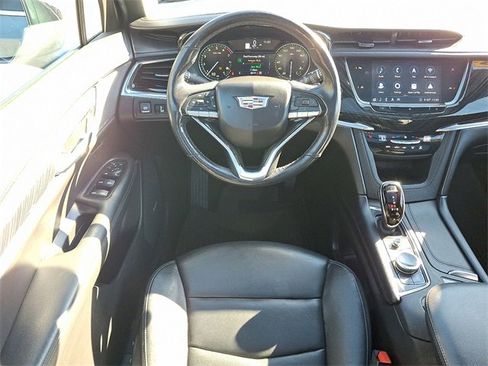 Used 2020 Cadillac XT6 Premium Luxury image 11
