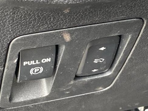 Used 2019 Ford Expedition XLT w/ Equipment Group 202A AWD/4WD image 19