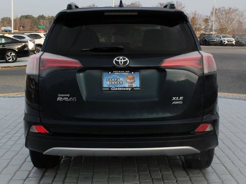Used 2018 Toyota RAV4 XLE image 4