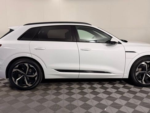Certified 2024 Audi Q8 e-tron Premium Plus AWD/4WD image 10