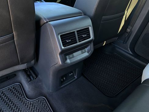 Used 2025 Volkswagen Atlas Cross Sport SEL Premium R-Line image 28