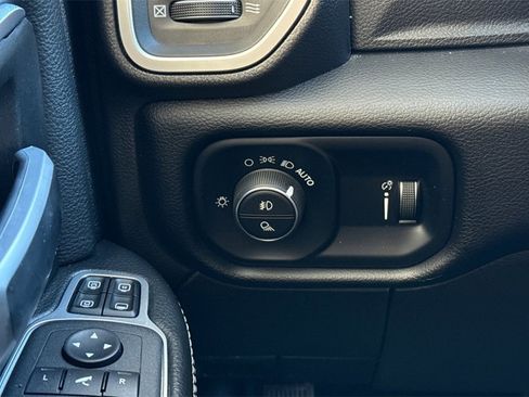 Used 2024 RAM 2500 Big Horn image 37