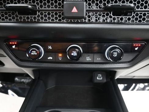 Used 2025 Honda HR-V Sport image 14