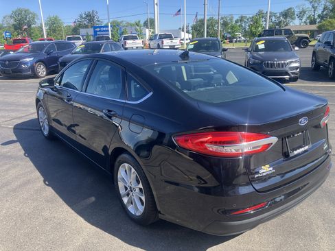 Used 2019 Ford Fusion SE FWD image 5