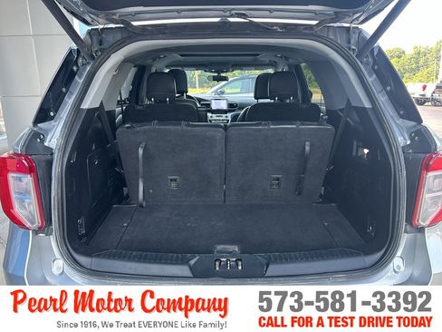 Used 2021 Ford Explorer XLT w/ Equipment Group 202A AWD/4WD image 24