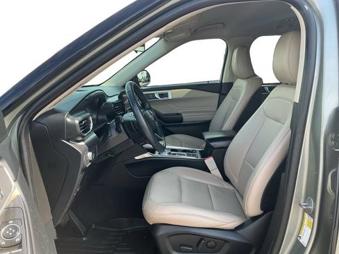 Used 2020 Ford Explorer XLT w/ Equipment Group 202A RWD image 14