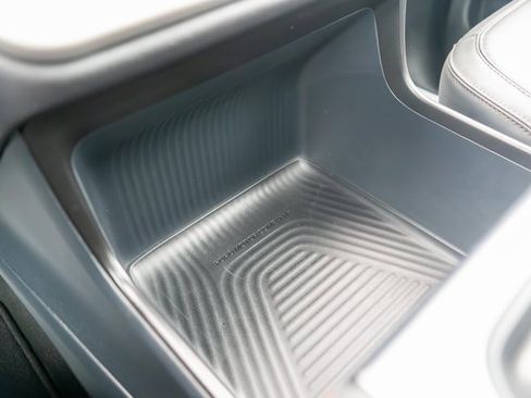 Used 2025 Ford Expedition Active image 38