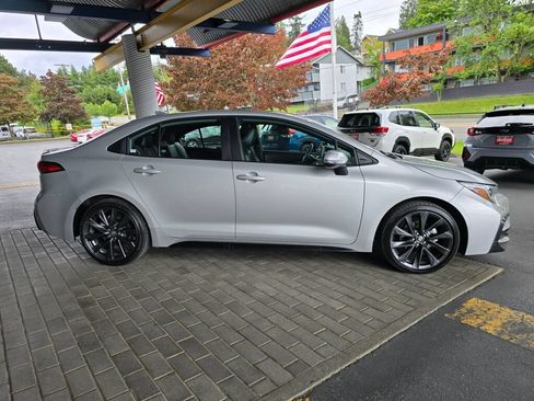 Used 2024 Toyota Corolla XSE FWD image 4