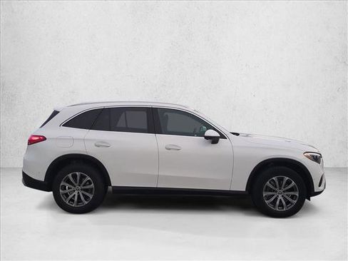 Used 2024 Mercedes-Benz GLC 300 image 4