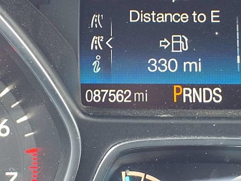 Used 2018 Ford Escape SE w/ Ford Safe & Smart Package FWD image 17