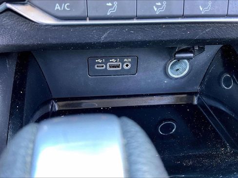 Used 2024 Nissan Altima 2.5 SV FWD image 14