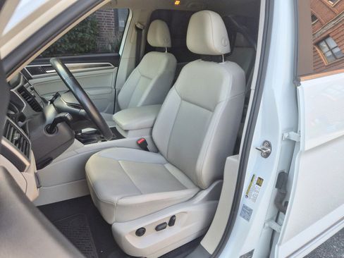 Used 2019 Volkswagen Atlas SE w/ Panoramic Sunroof Package AWD/4WD image 12