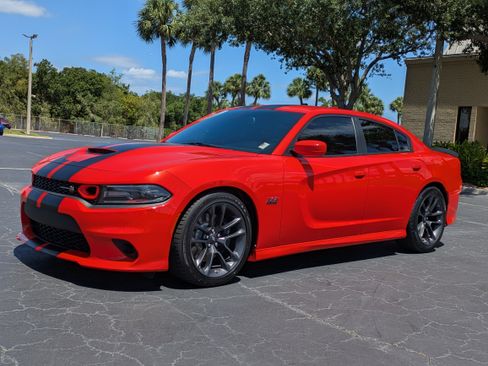 Used 2021 Dodge Charger Scat Pack w/ Plus Group RWD image 2