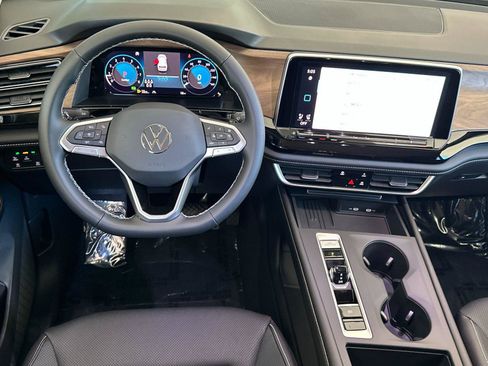 New 2026 Volkswagen Atlas SE FWD image 13