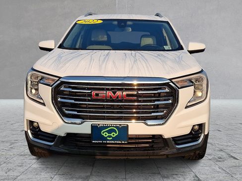 Certified 2022 GMC Terrain SLT AWD/4WD image 2
