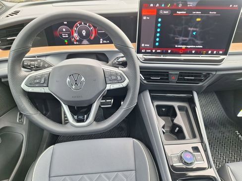 New 2026 Volkswagen Tiguan SEL R-Line AWD/4WD image 21