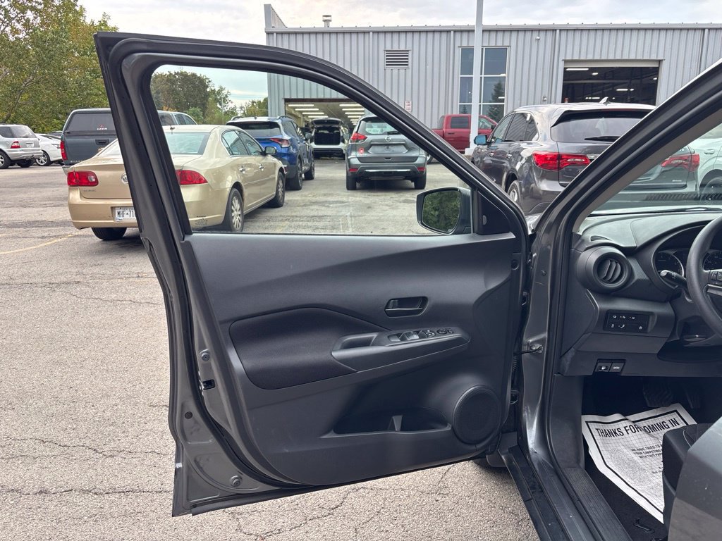 Used 2021 Nissan Kicks S FWD image 17