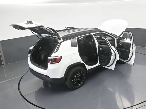 Used 2023 Jeep Compass Altitude image 67