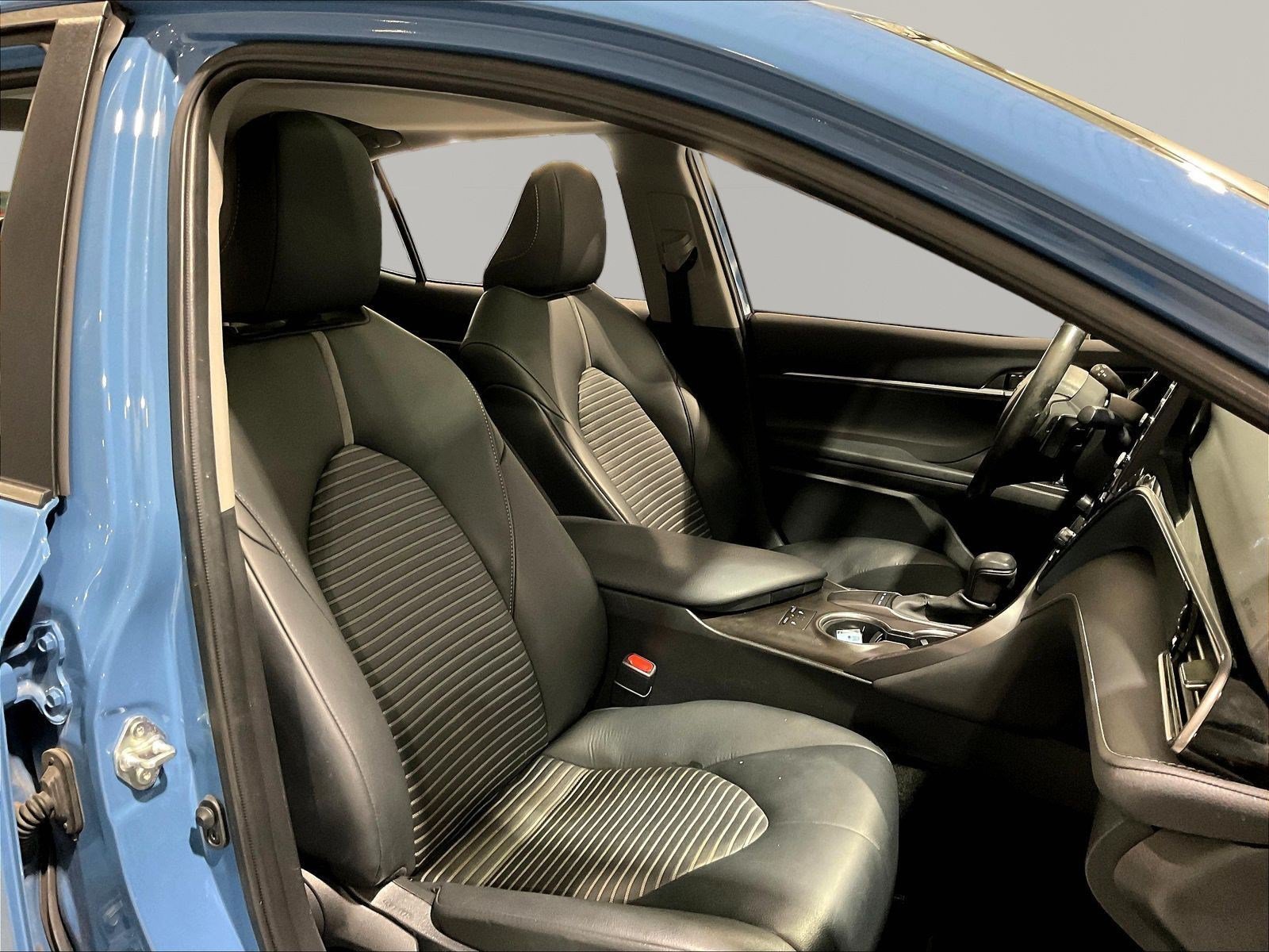 Used 2023 Toyota Camry SE w/ Cold Weather Package FWD image 28