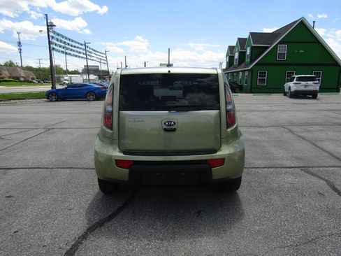 Used 2011 Kia Soul + w/ Audio Pkg FWD image 6