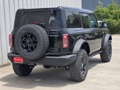 New 2026 Ford Bronco Badlands w/ Black Appearance Package