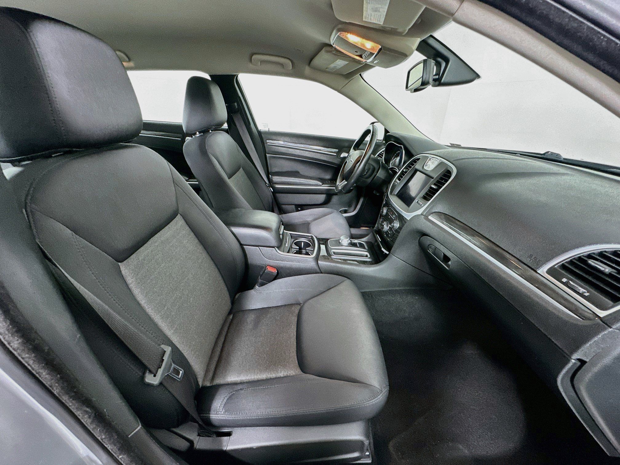 Used 2020 Chrysler 300 Touring w/ Sport Appearance Package RWD image 31