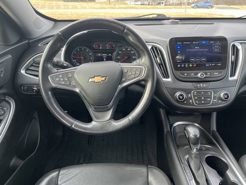 Used 2021 Chevrolet Malibu LT w/ Leather Package image 15
