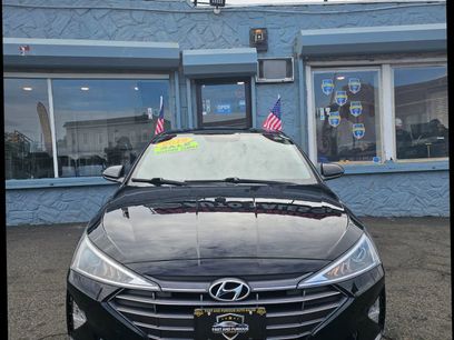 Used 2019 Hyundai Elantra SE