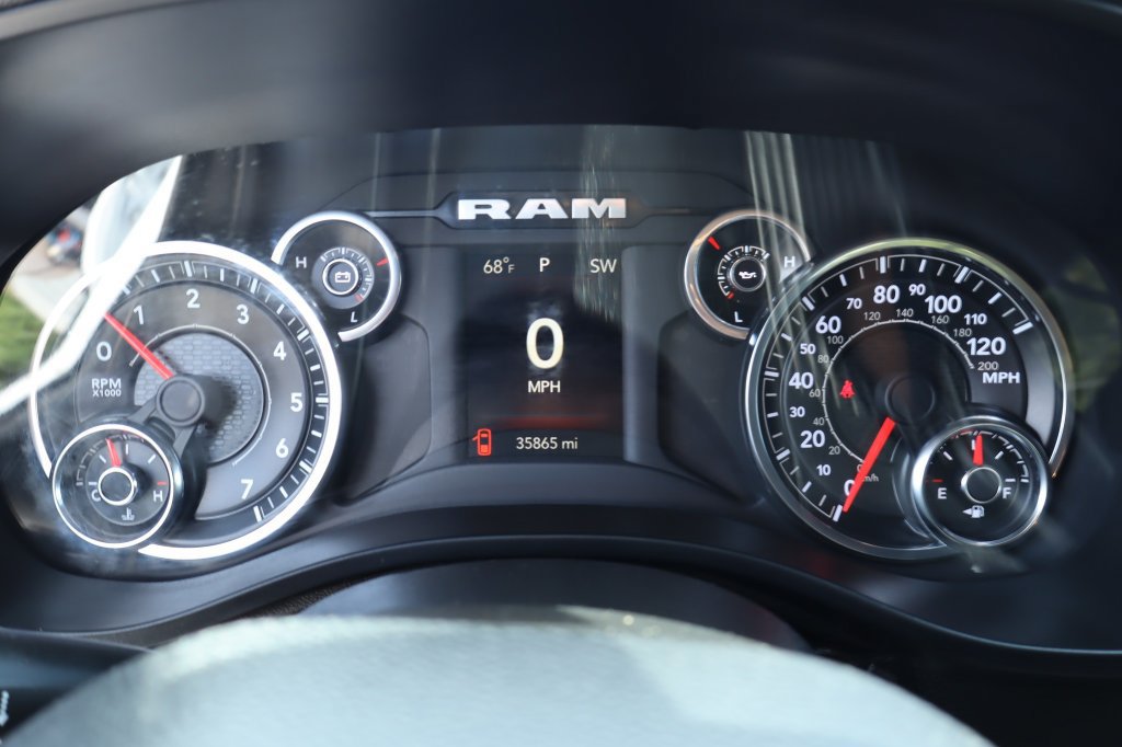 Used 2024 RAM 1500 Big Horn AWD/4WD image 23