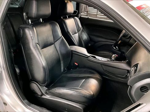 Used 2018 Dodge Challenger SXT Plus image 8