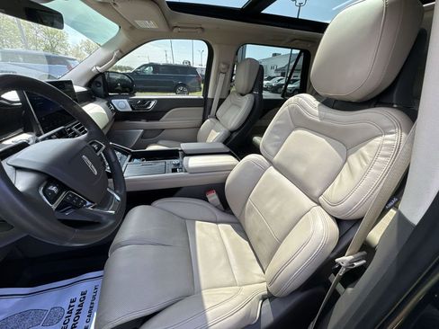 Used 2024 Lincoln Navigator L Reserve image 11