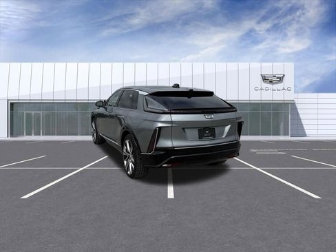 Used 2025 Cadillac Lyriq Luxury w/ LPO, Floor Liner Package AWD/4WD image 11