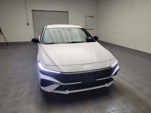 Used 2025 Hyundai Elantra Sport FWD image 14