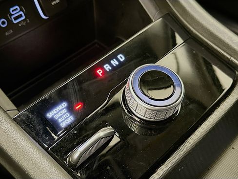 Used 2023 Jeep Grand Cherokee Limited w/ Black Appearance Package image 25