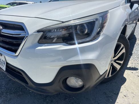 Used 2018 Subaru Outback 2.5i Limited AWD/4WD image 9