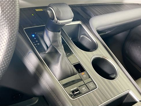 Used 2022 Toyota Sienna Limited image 17