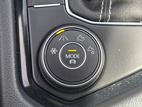 New 2026 Volkswagen Taos SE AWD/4WD image 25