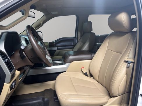 Used 2019 Ford F150 Lariat AWD/4WD image 9
