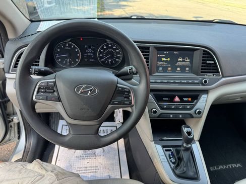 Used 2017 Hyundai Elantra SE FWD image 7