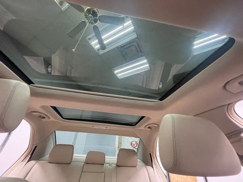 Used 2014 Mercedes-Benz E 350 Sport image 34