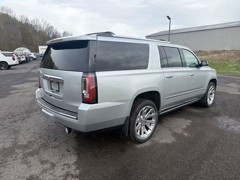 Used 2017 GMC Yukon XL Denali AWD/4WD image 5