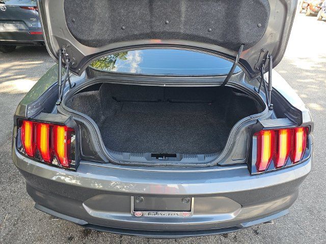Used 2022 Ford Mustang Premium RWD image 5