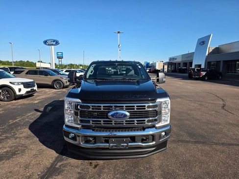 Used 2023 Ford F250 XLT w/ FX4 Off-Road Package AWD/4WD image 2