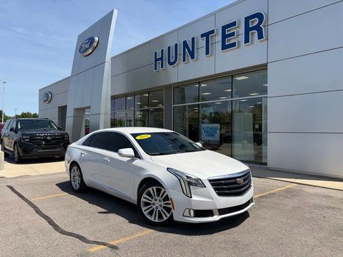 Used 2018 Cadillac XTS Luxury FWD image 1